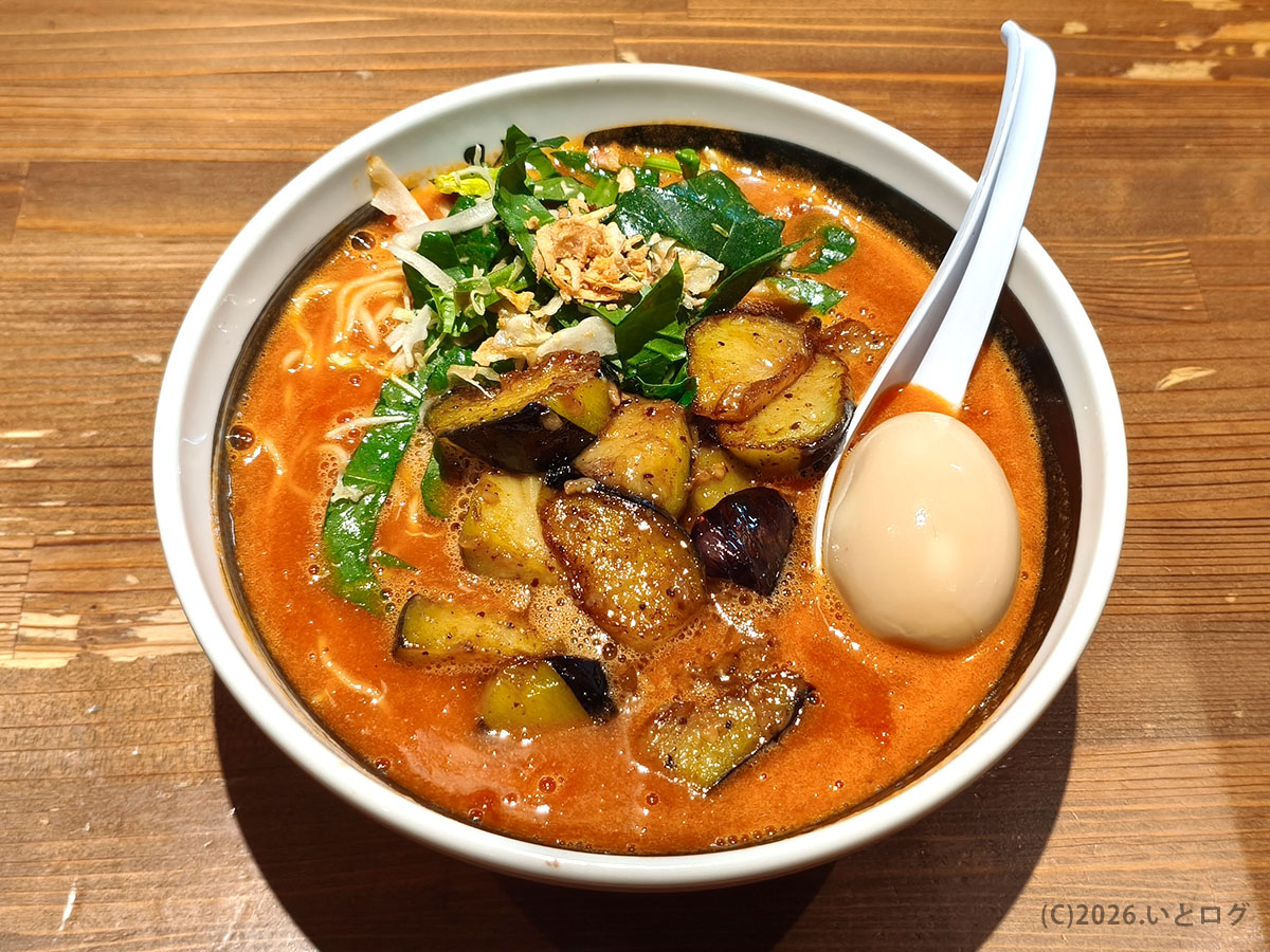 ラーメン柊 トマトラーメン｜長崎で人気のおすすめラーメン（焼き野菜と味玉入り）
