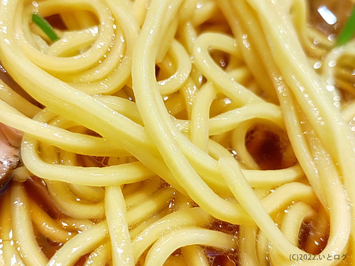 醤油らぁ麺　麺