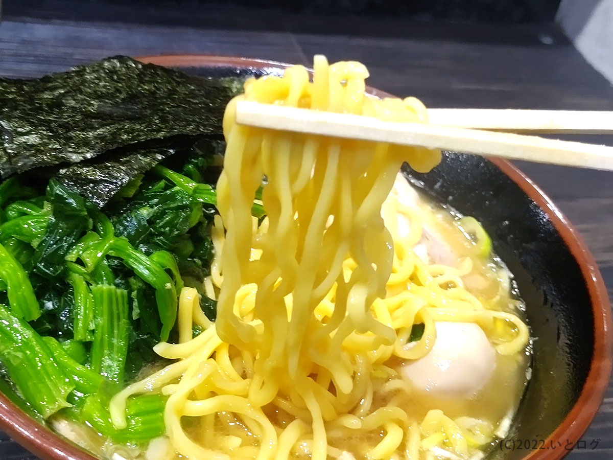 豚骨醤油ラーメン　麺上げ