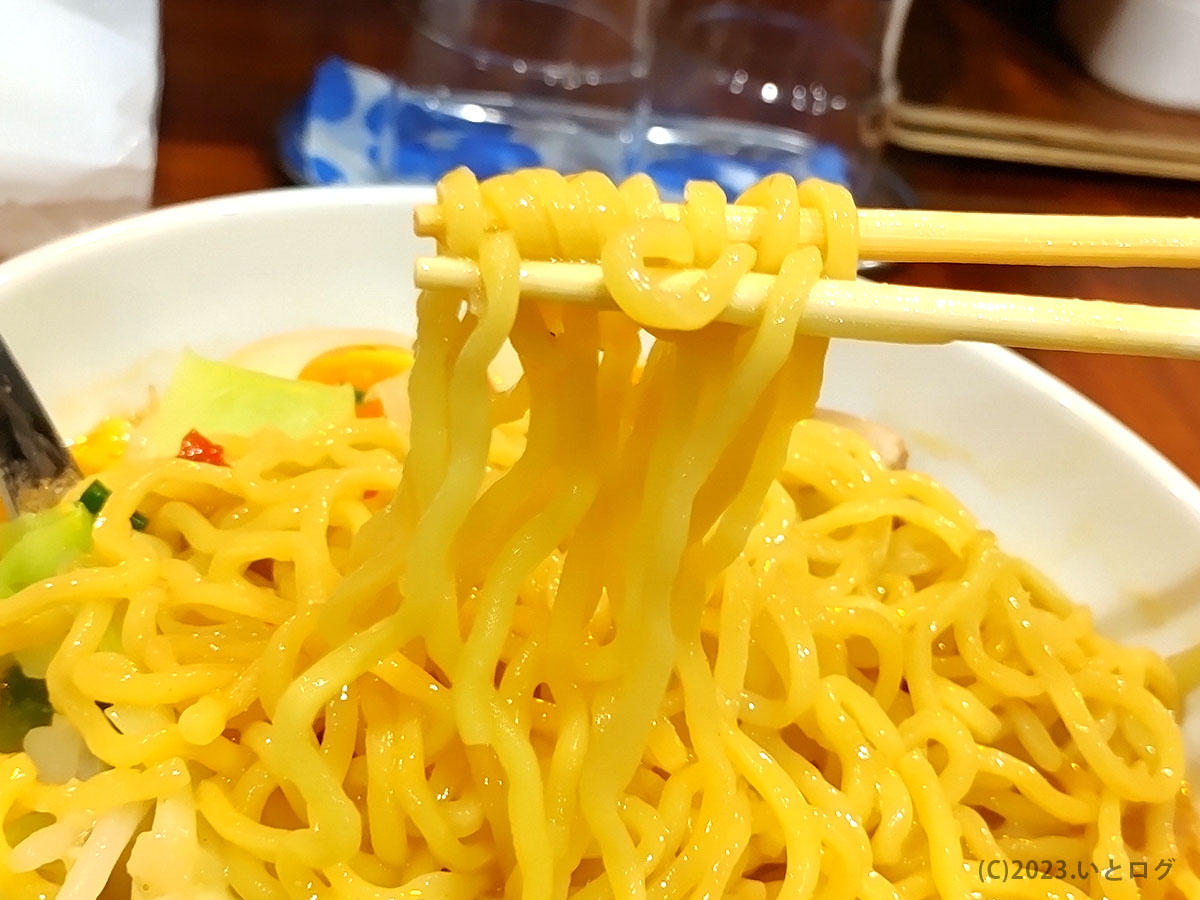 麺　麺やコリキ　駐車場