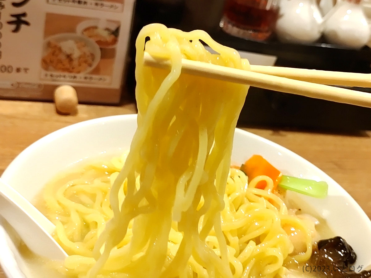 えび塩あんかけラーメン　麺