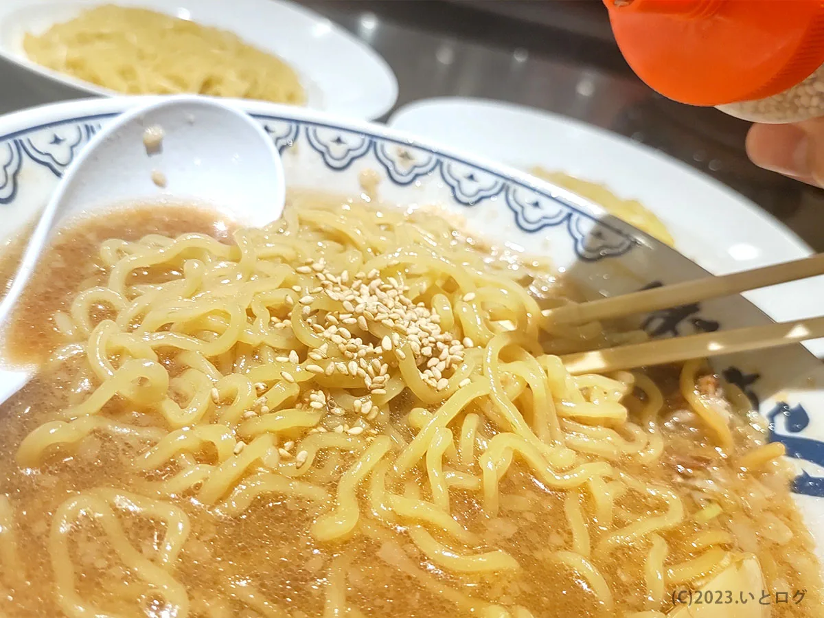 山梨　ラーメン　とんこつ