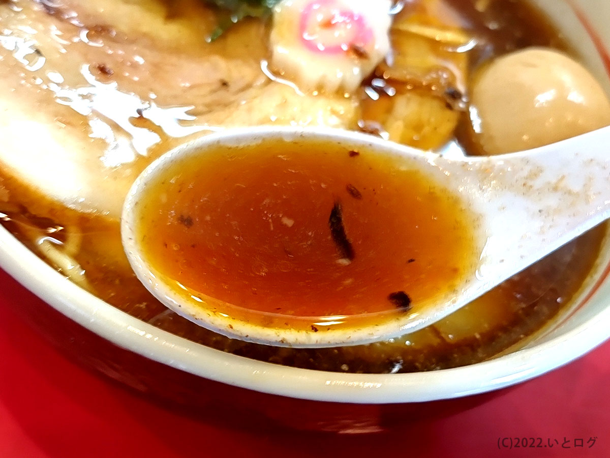 こいくち醤油ラーメン　スープ