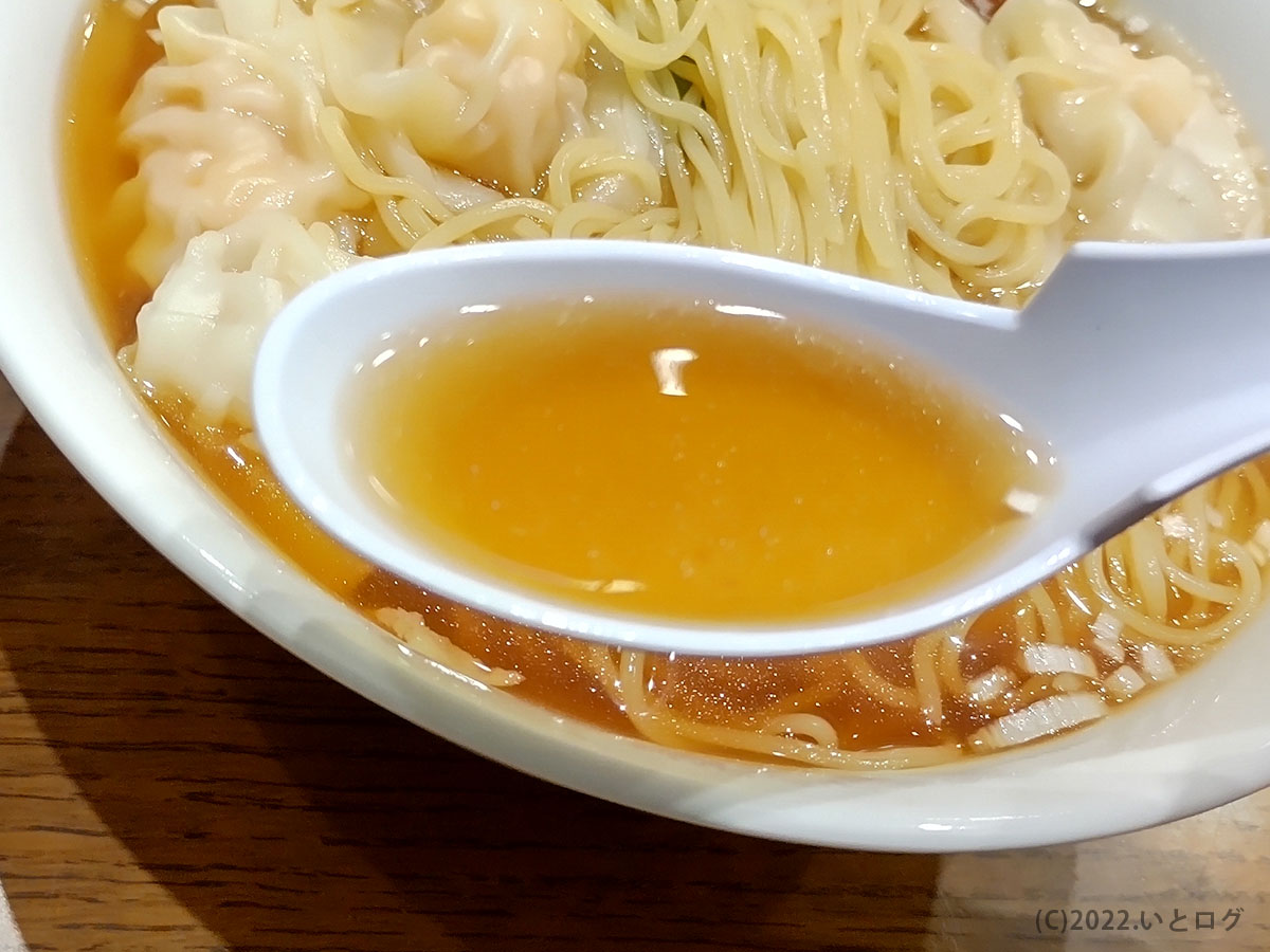 海老ワンタン麺　スープ