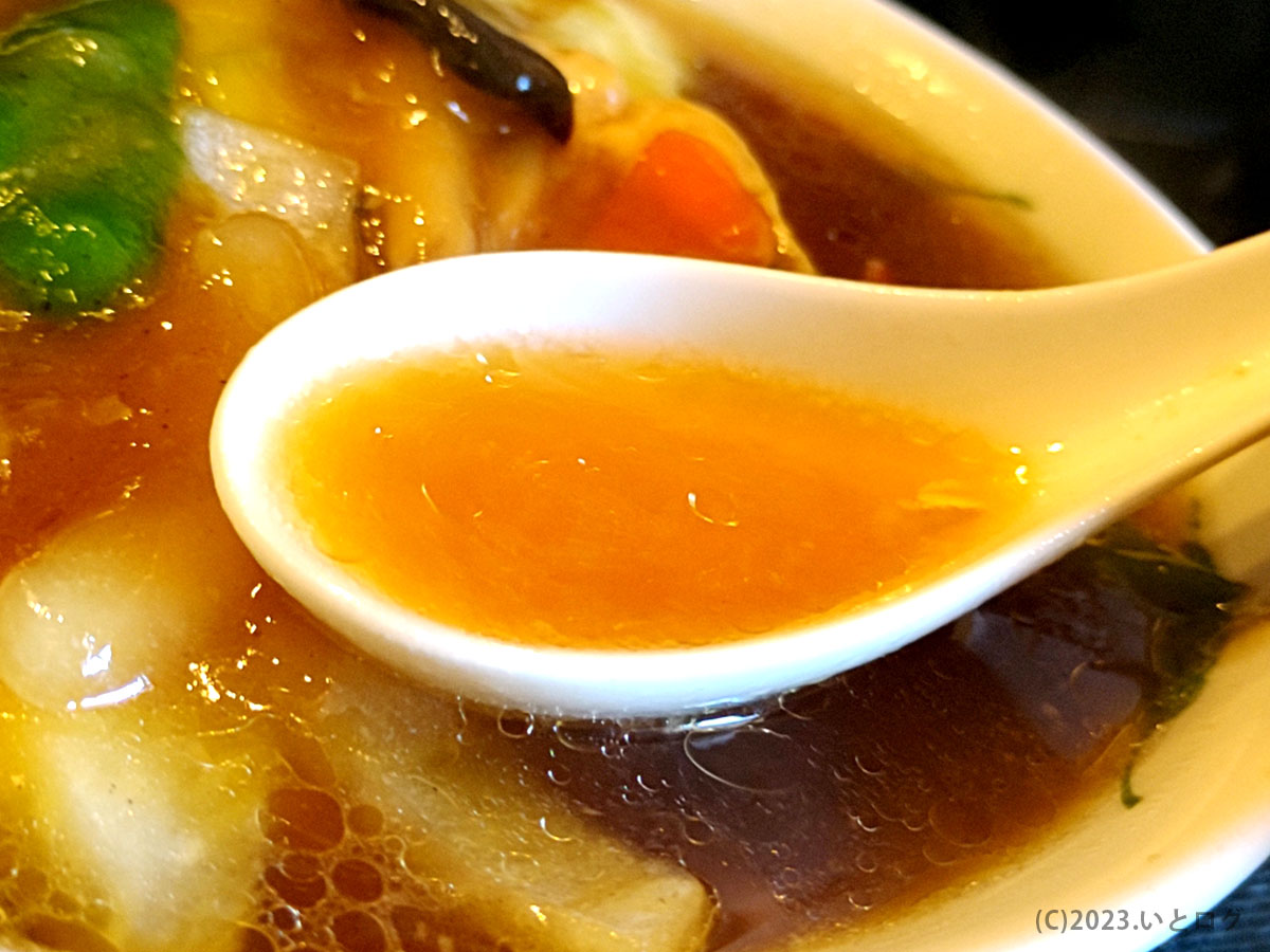 五目あんかけ　ラーメン　スープ