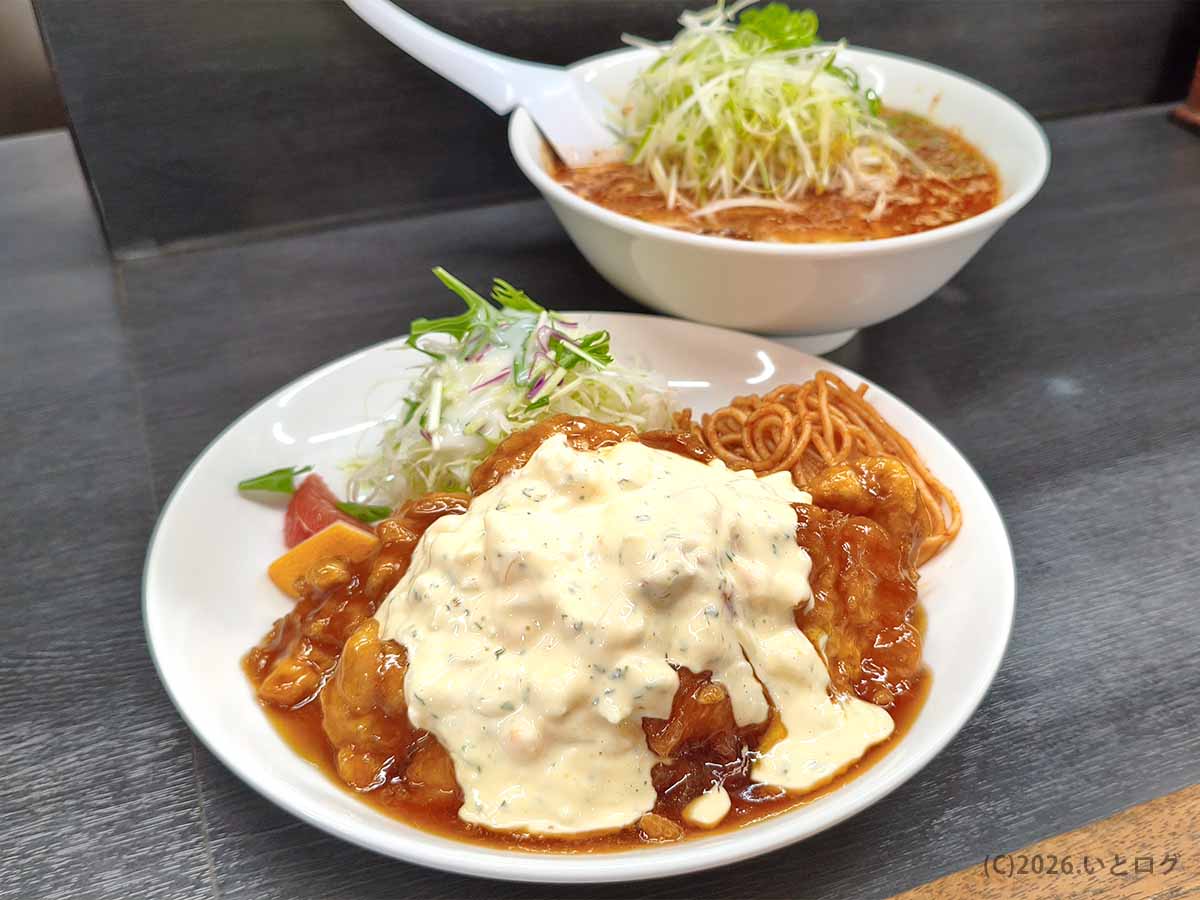 宮崎市の竜宮ラーメンで注文したチキン南蛮と激辛ねぎみそラーメン