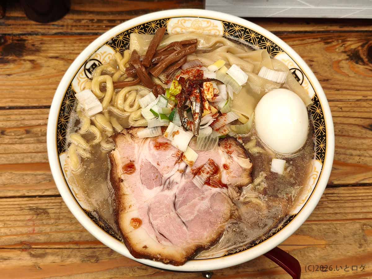 すごい煮干ラーメン凪 新宿ゴールデン街店本館の特製すごい煮干ラーメン