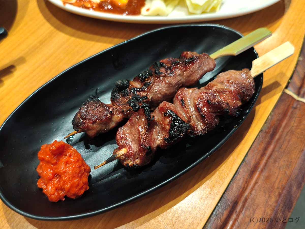 立飲みカドクラの串焼き盛り合わせ 上野一人飲みにも合う炭火焼きメニュー