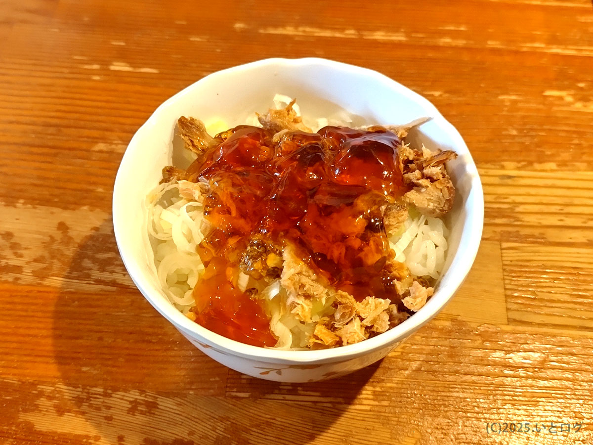 つけ麺の〆に人気のかつお飯、竹本商店 つけ麺開拓舎の名物サイドメニュー