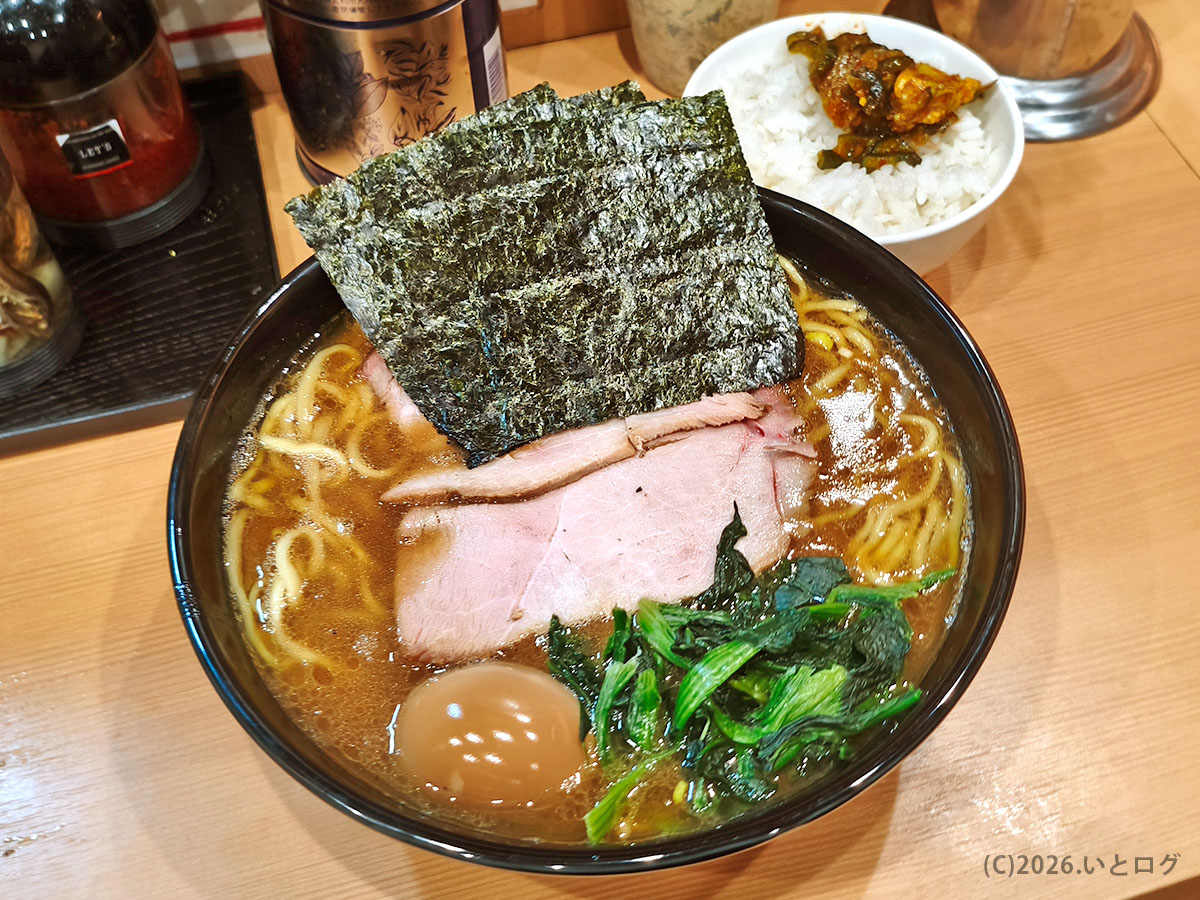 池袋 家系ラーメン おすすめ 野中家 ラーメンとライスの定番セット 食べ応え抜群